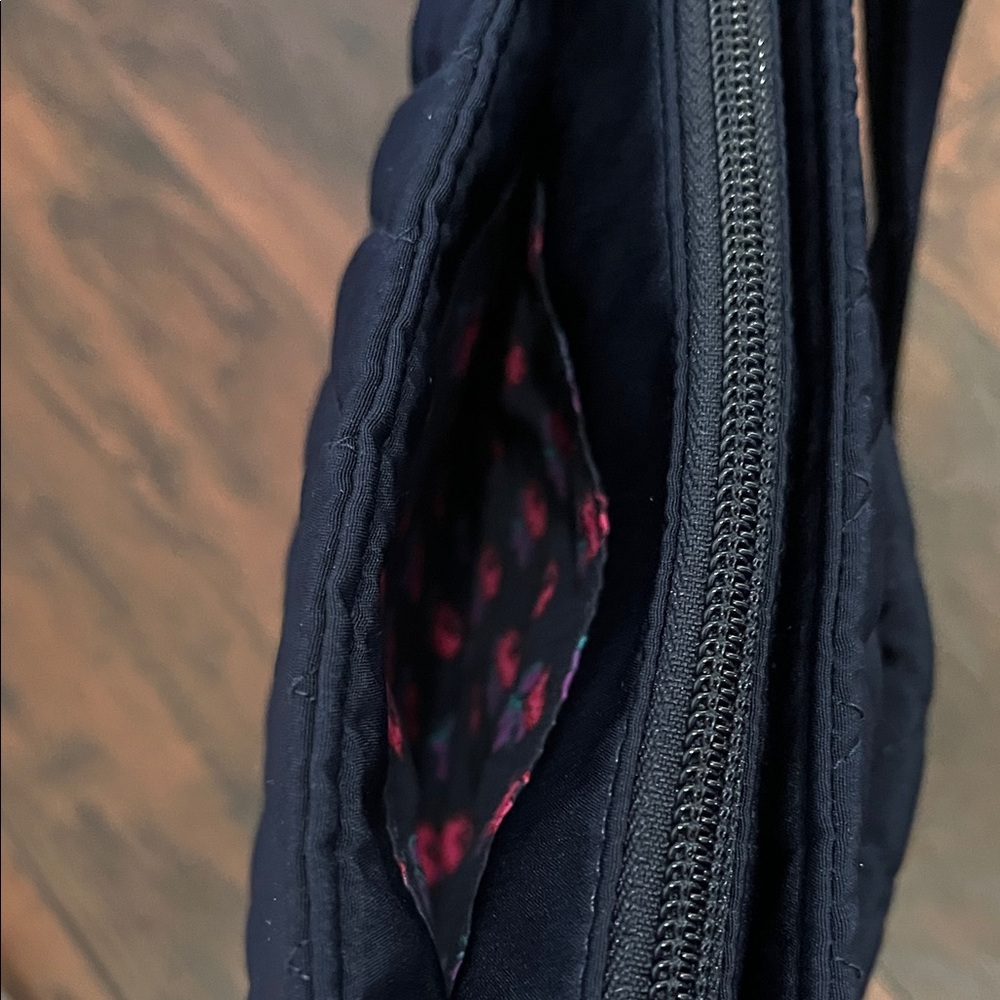 Vera Bradley XL Crossbody in Navy Microfiber NWOT - Picture 7 of 10